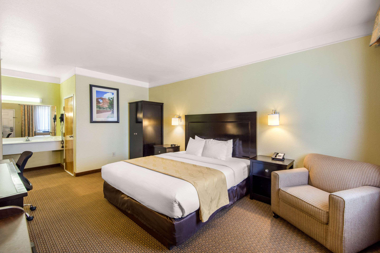 Bedroom 3, Quality Inn & Suites Gallup , McKinley