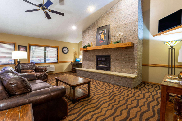 Public Area 3, AmericInn by Wyndham Hartford WI, Washington