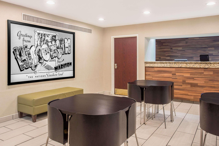 Public Area, Super 8 by Wyndham Madison East, Dane