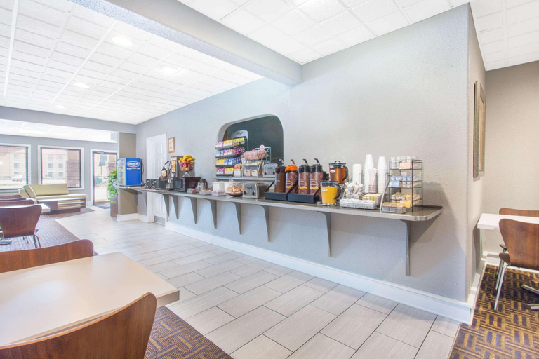 Public Area 2, Super 8 by Wyndham Wytheville, Wythe