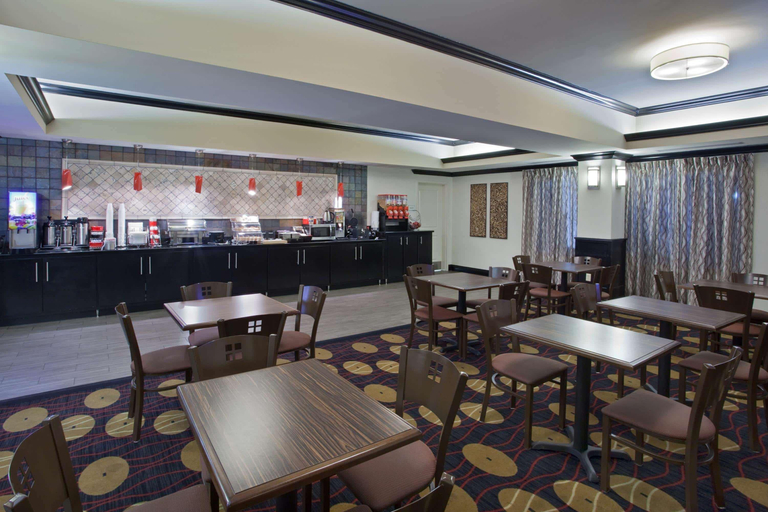 Food & Drinks 5, La Quinta Inn & Suites Conway, Faulkner