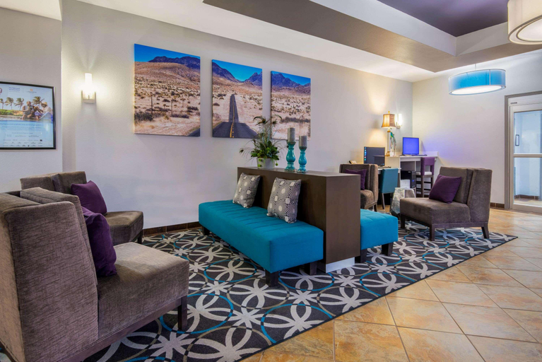 Public Area 2, La Quinta Inn & Suites by Wyndham Dumas, Moore
