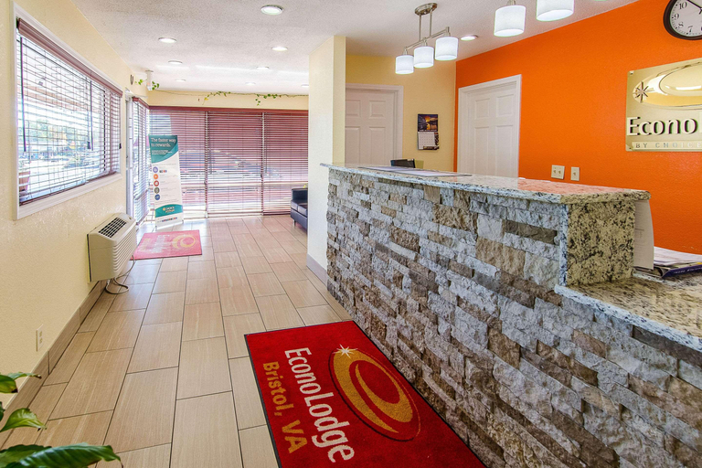 Public Area 2, Econo Lodge Near Motor Speedway, Bristol