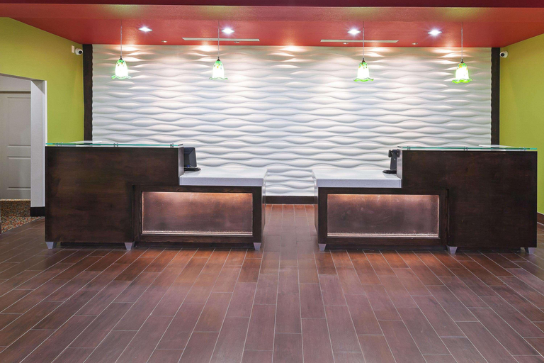 Public Area 2, La Quinta Inn Suites By Wyndham Pearsall, Frio