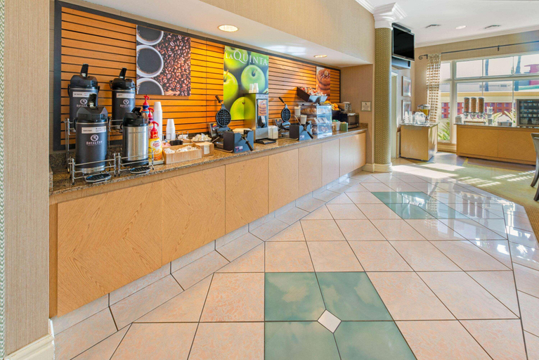Food & Drinks 5, La Quinta Inn and Suites USF - Busch Gardens, Hillsborough
