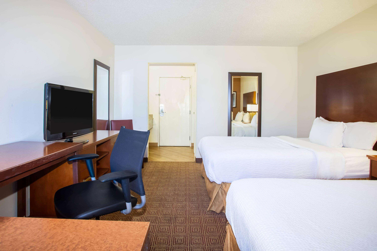 Bedroom, Baymont by Wyndham Columbia MO, Boone