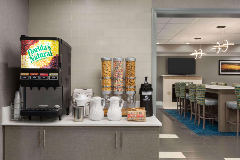 Public Area 2, La Quinta Inn & Suites by Wyndham Dublin, Laurens