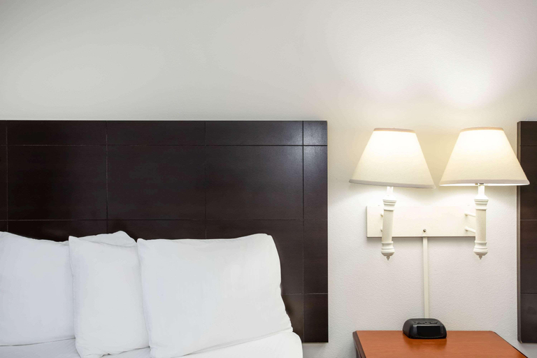 Bedroom 3, La Quinta Inn & Suites Melbourne Viera, Brevard