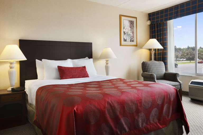 Bedroom 3, Ramada Conference Center by Wyndham Cortland, Cortland