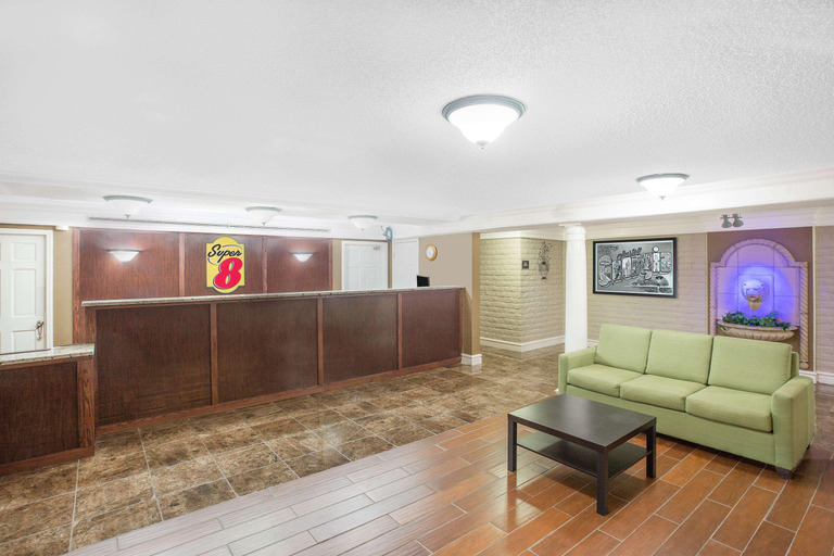 Public Area 2, Super 8 by Wyndham Austell/Six Flags, Cobb