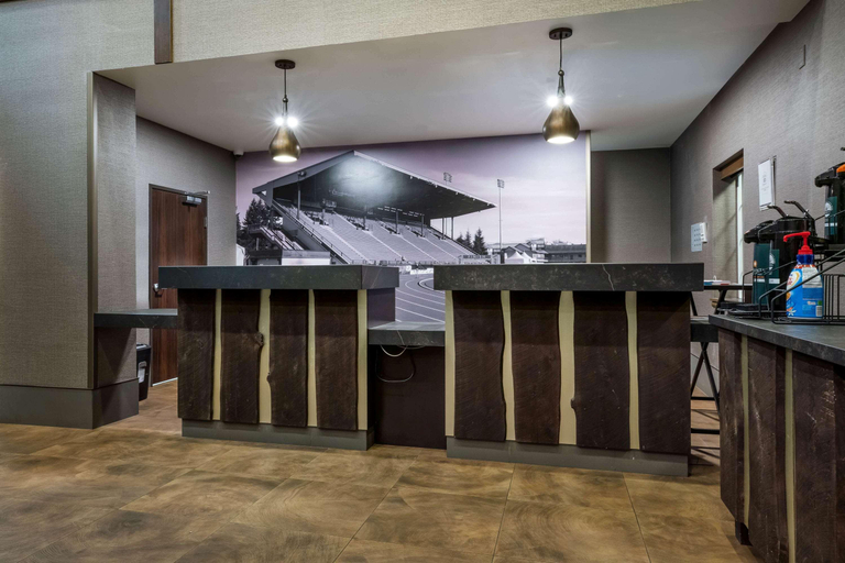 Public Area 2, La Quinta Inn & Suites by Wyndham Eugene, Lane