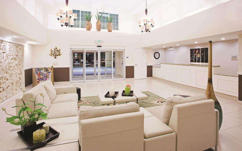 Public Area 2, La Quinta Inn & Suites by Wyndham Fowler, Fresno