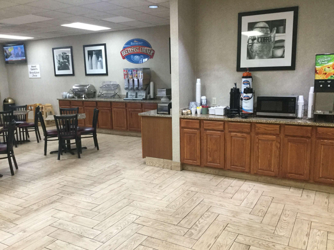 Public Area 2, Baymont by Wyndham Michigan City, LaPorte