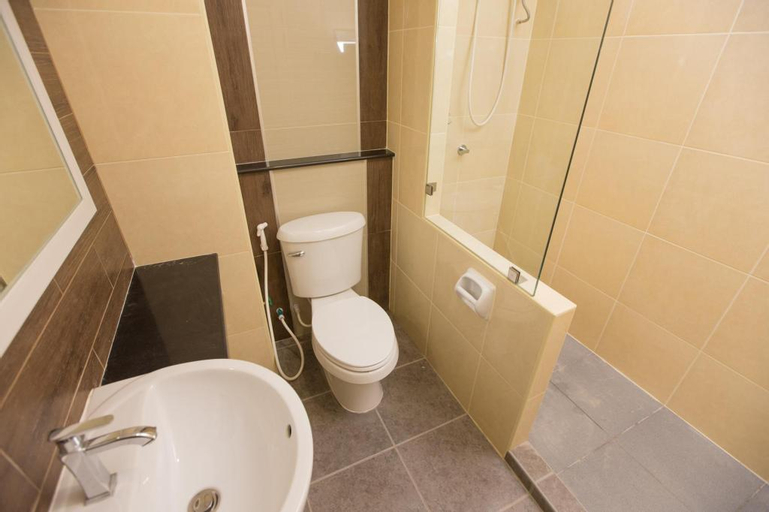 Bathroom 7