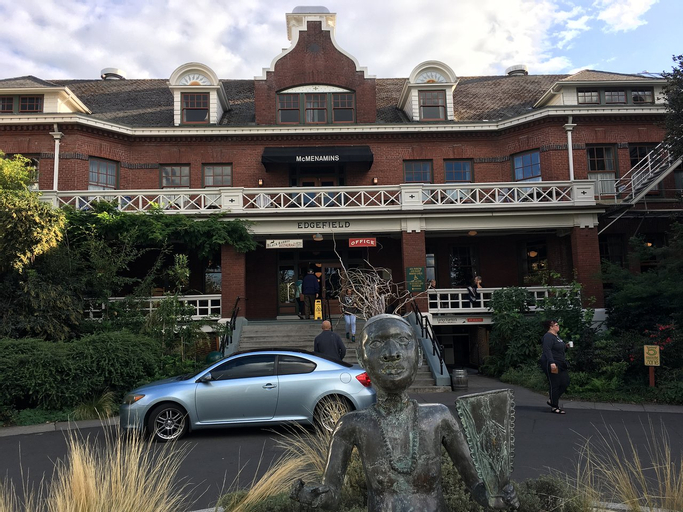 McMenamins Edgefield, Multnomah