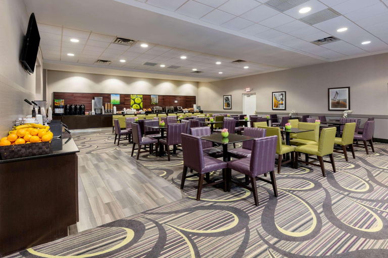 Food & Drinks 5, La Quinta Inn & Suites by Wyndham Clifton/Rutherford, Passaic