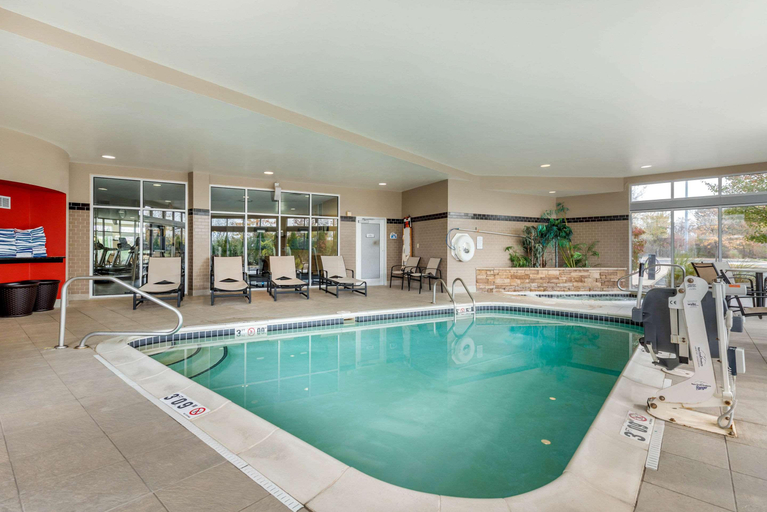 Sport & Beauty 2, Cambria Suites Akron/Canton Airport, Summit