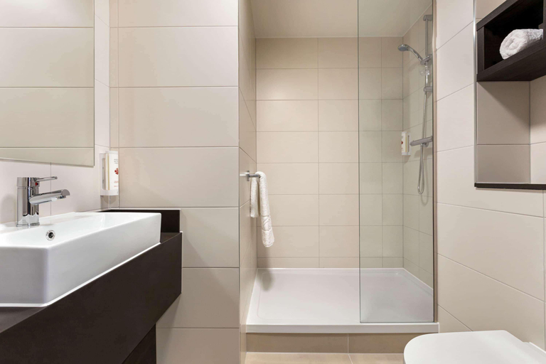 Bathroom 4, Ramada by Wyndham East Kilbride, South Lanarkshire