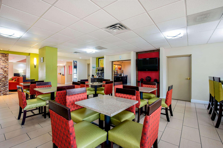 Public Area 2, La Quinta Inn & Suites Elkview - Charleston NE, Kanawha