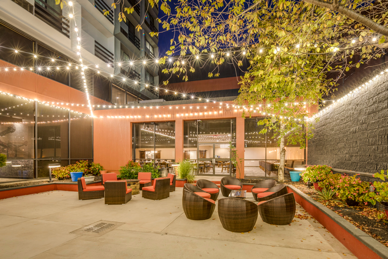 Public Area 3, DoubleTree by Hilton Huntington, Cabell