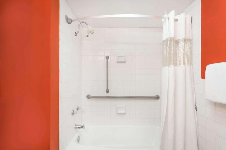 Bathroom 4, Ramada by Wyndham Roanoke, Roanoke City