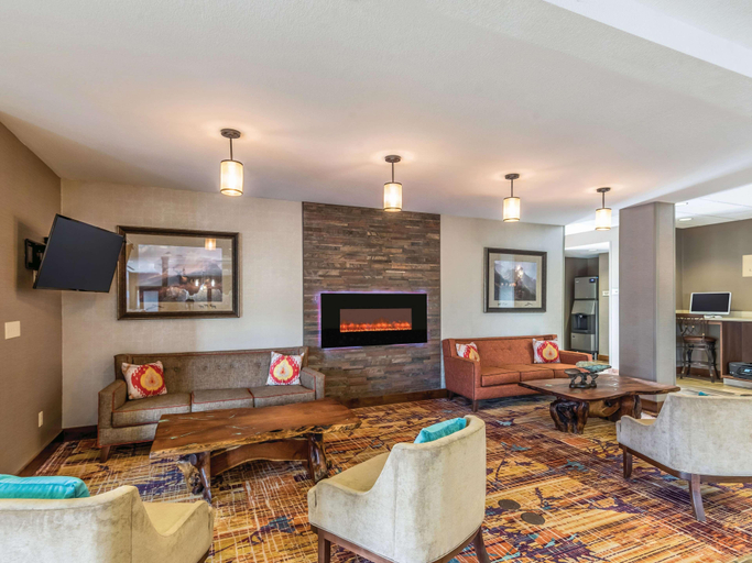 Public Area 2, La Quinta Inn & Suites by Wyndham Durango, La Plata