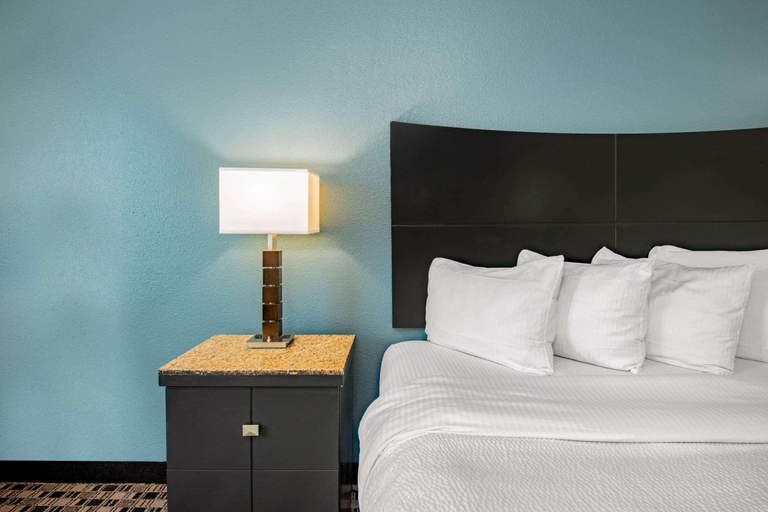 Bedroom 3, La Quinta Inn Suites By Wyndham Dalhart, Dallam