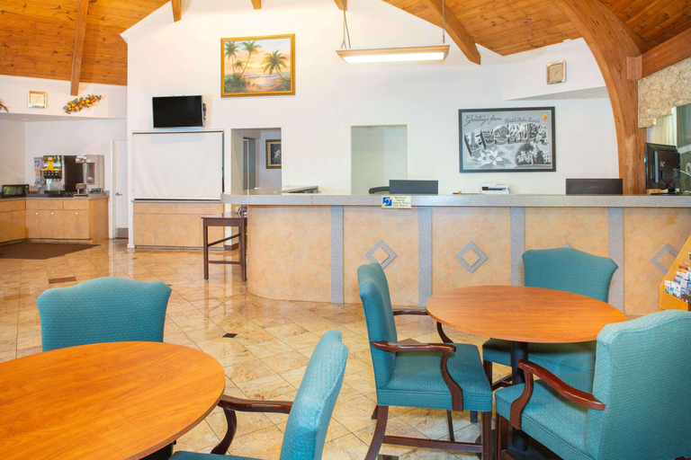 Public Area 2, Super 8 by Wyndham North Palm Beach, Palm Beach