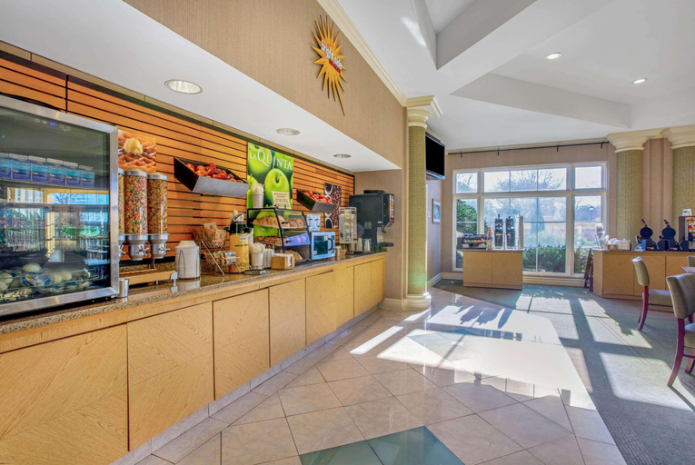 Food & Drinks 5, La Quinta Winston Salem, Forsyth