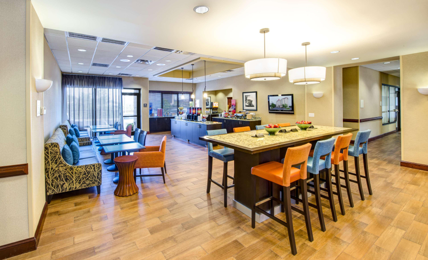 Food & Drinks 5, Hampton Inn & Suites Atlanta-Galleria, Cobb