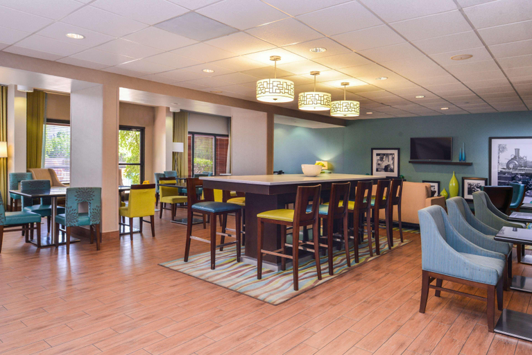 Food & Drinks 5, Spark By Hilton Decatur, Morgan