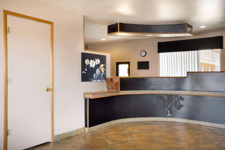 Public Area 2, Clarion Pointe Winslow I-40, Navajo