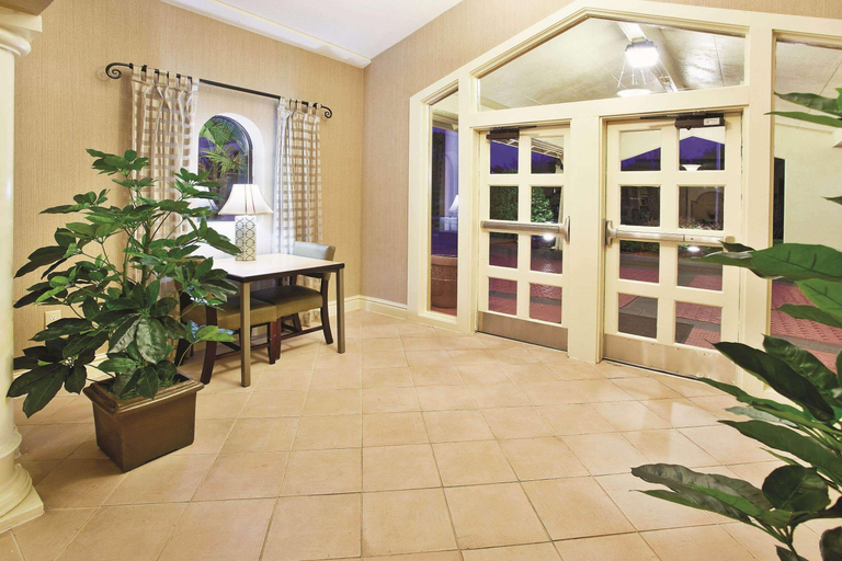 Public Area 2, Howard Johnson by Wyndham Columbus Fort Benning, Muscogee