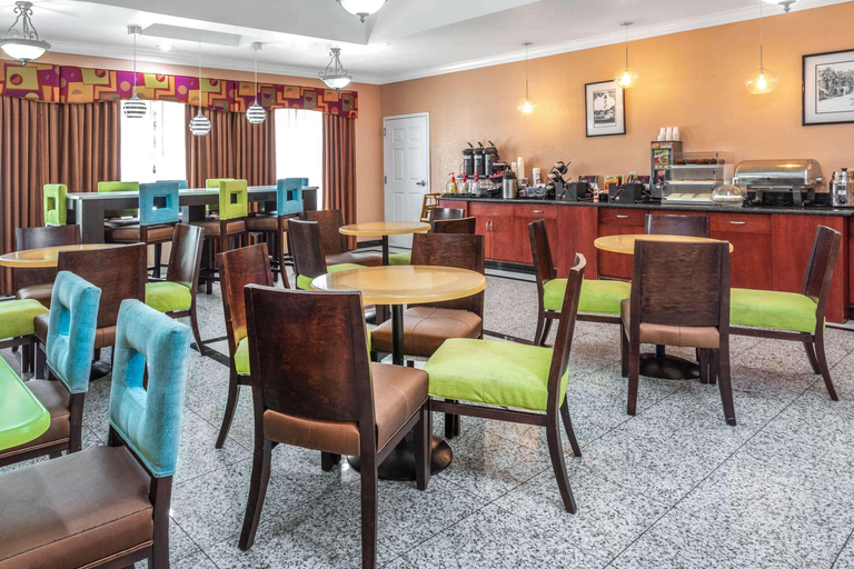 Food & Drinks 5, La Quinta Inn & Suites by Wyndham St. Augustine, Saint Johns