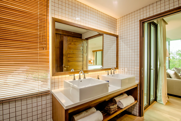 Bathroom 21