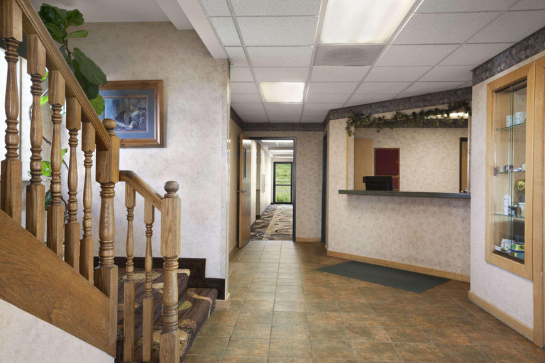 Public Area 3, Super 8 by Wyndham Big Timber, Sweet Grass