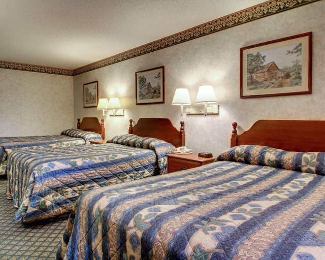 Bedroom 4, Econo Lodge University Area, Forrest