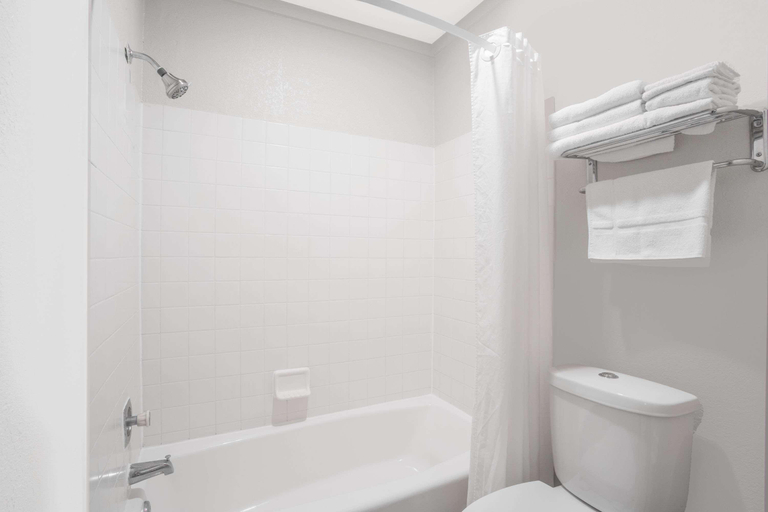 Bathroom 4, Super 8 by Wyndham Windsor/Madison North, Dane