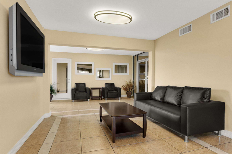 Public Area, Super 8 by Wyndham Fort Worth TX, Fort Worth