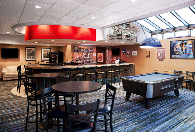 Food & Drinks 5, SureStay Plus Hotel by Best Western Price, Carbon