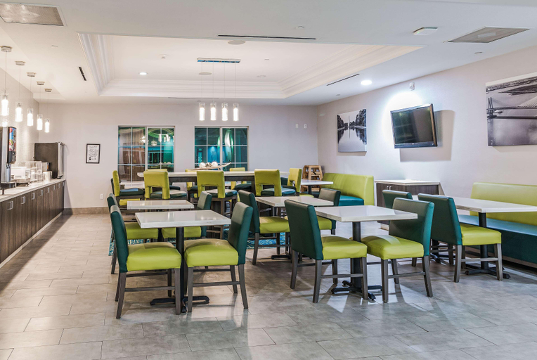 Food & Drinks 5, La Quinta Inn & Suites Tomball, Houston