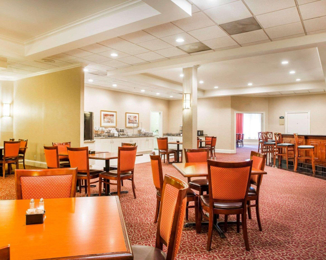 Food & Drinks 4, Comfort Inn & Conference Center North Atlanta, DeKalb