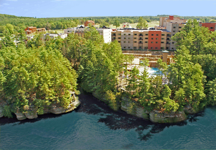 Exterior & Views