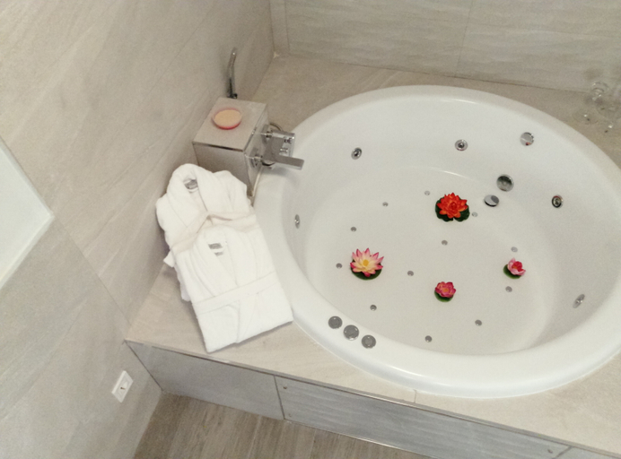 Bathroom 4, Apartamentos Dos Torres Barbol, Zaragoza