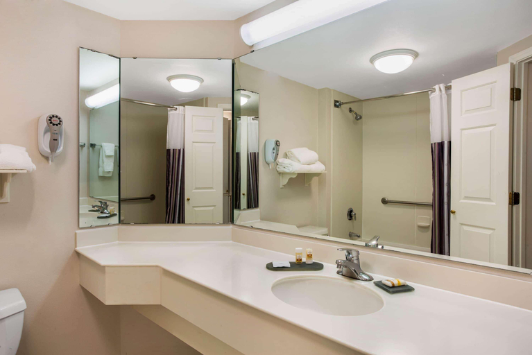 Bathroom 4, La Quinta Inn Suites Greensboro Nc, Guilford