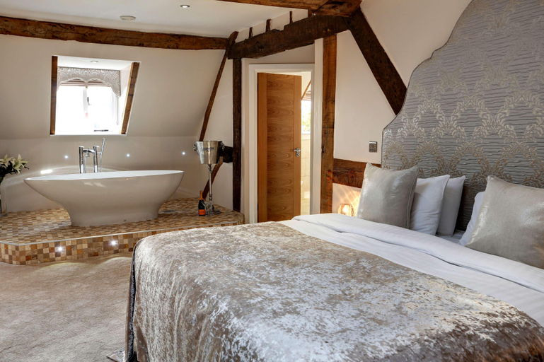 Bathroom 5, Worcester Bank House Hotel Spa & Golf, BW Premier , Worcestershire