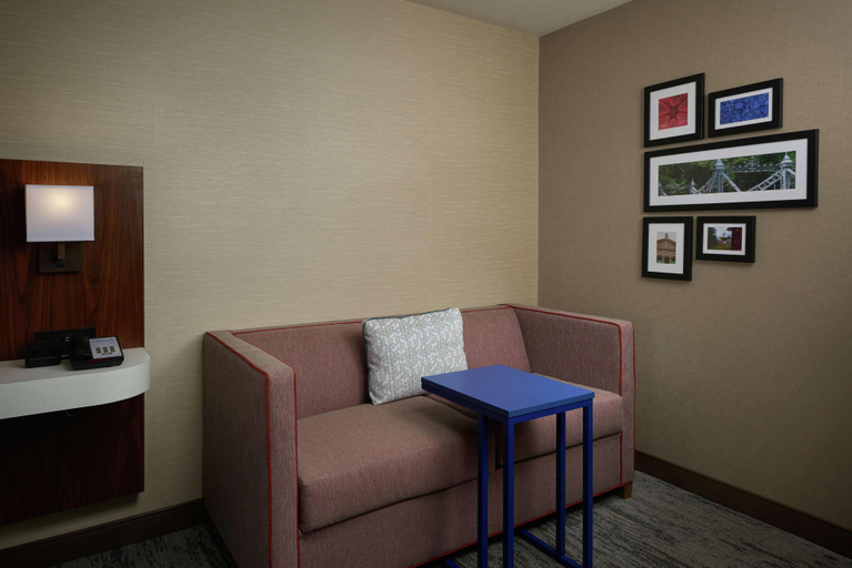 Public Area 3, Hampton Inn by Hilton Youngstown-West I-80, Mahoning