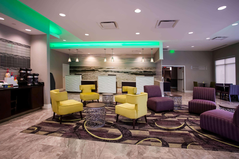 Public Area 2, La Quinta Inn & Suites by Wyndham Virginia Beach, Virginia Beach