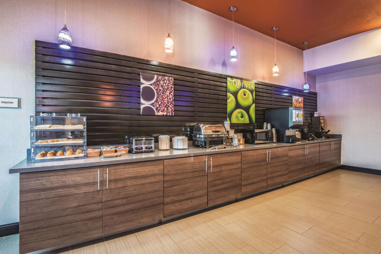 Public Area 2, La Quinta Inn & Suites by Wyndham Guthrie, Logan