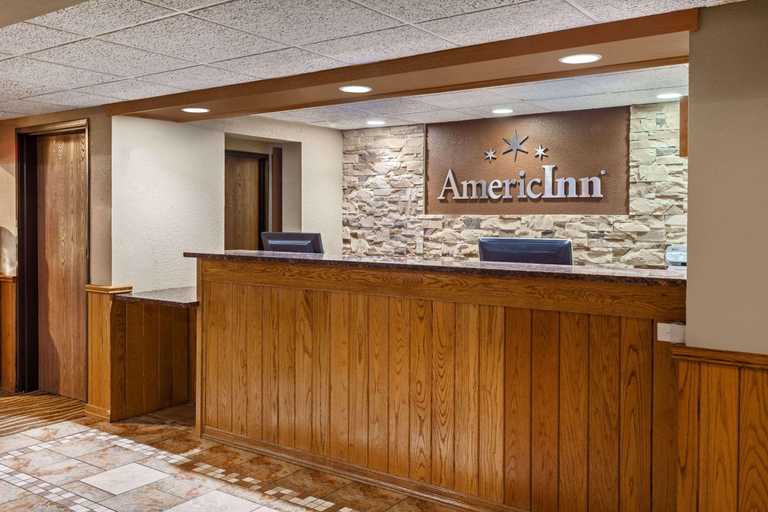 Public Area 2, AmericInn by Wyndham Monroe, Green